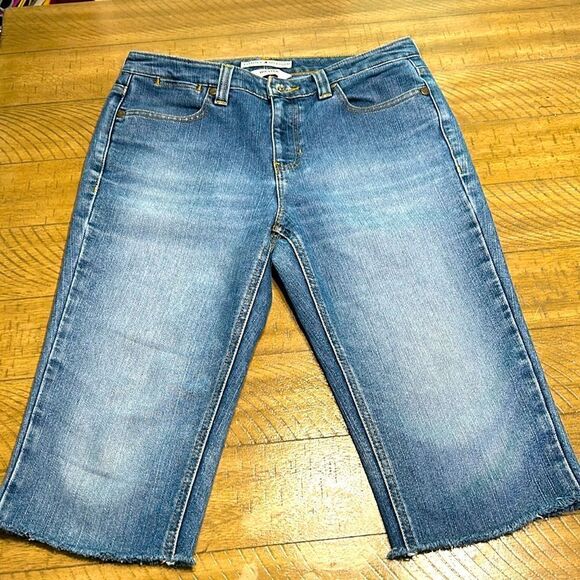 Tommy Hilfiger denim hipster capris size 8 - Picture 1 of 10